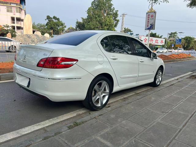 Peugeot 408