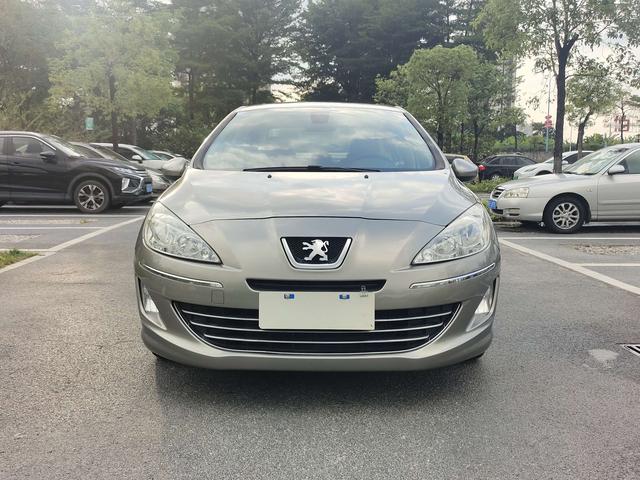 Peugeot 408