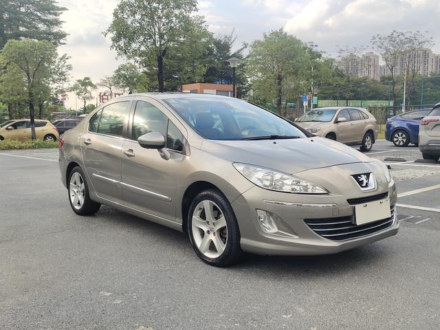 Peugeot 408