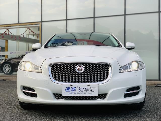 Jaguar XJ