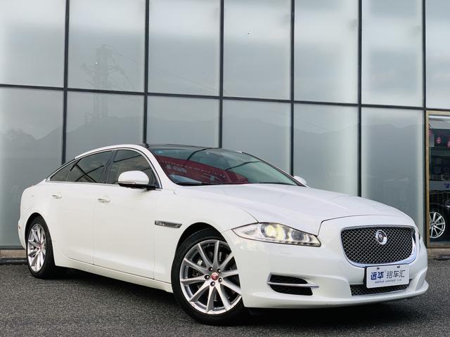 Jaguar XJ