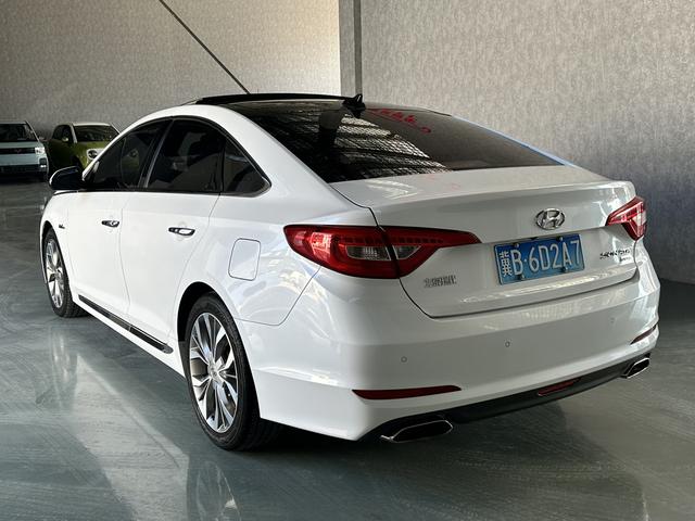 Hyundai Sonata nine