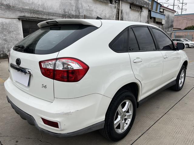 BYD S6