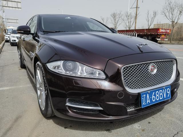 Jaguar XJ