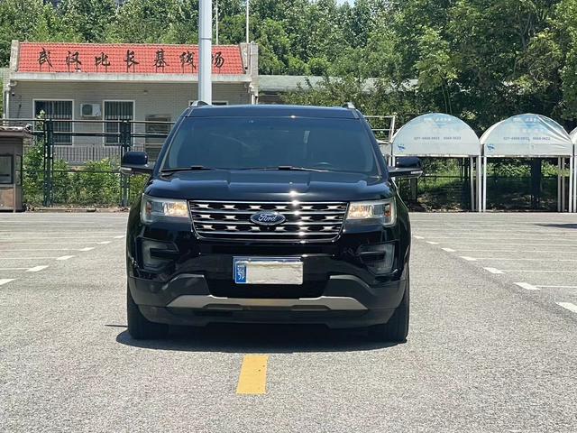 Ford Explorer (imported)