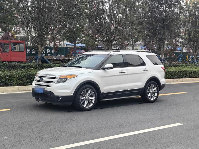 Ford Explorer (imported)