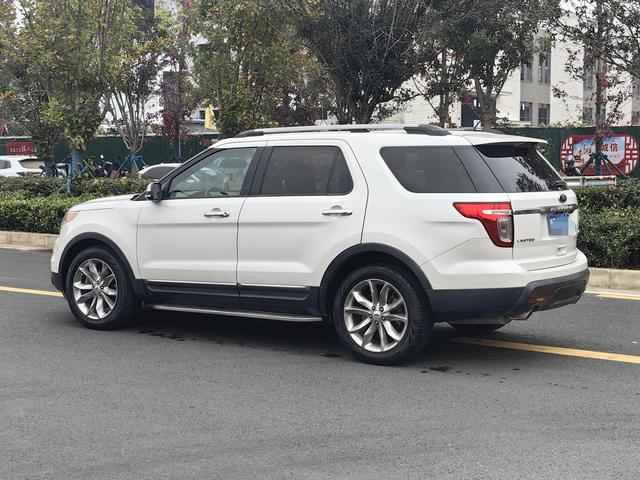 Ford Explorer (imported)