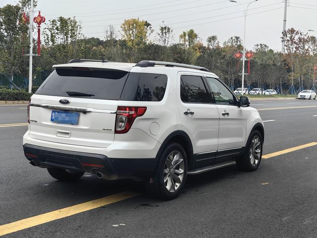 Ford Explorer (imported)