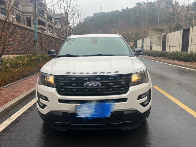 Ford Explorer (imported)