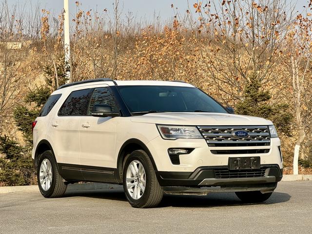 Ford Explorer (imported)