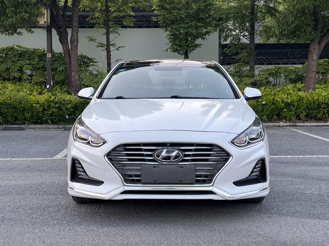 Hyundai Sonata nine