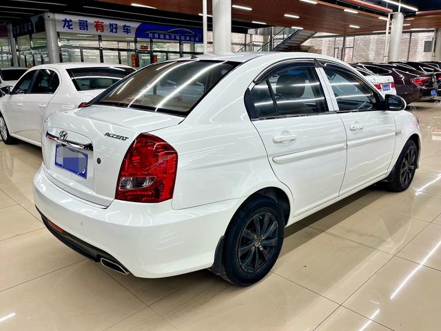 Hyundai Accent