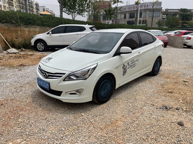 Hyundai Rena