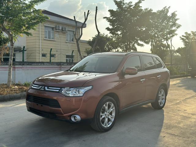 Mitsubishi Outlander (imported)