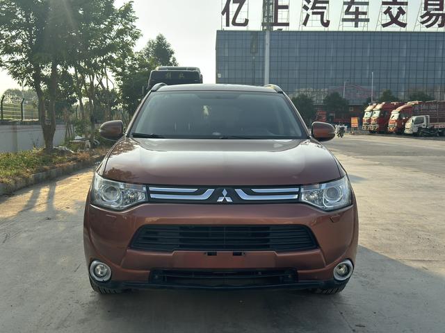 Mitsubishi Outlander (imported)