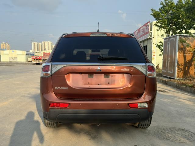 Mitsubishi Outlander (imported)