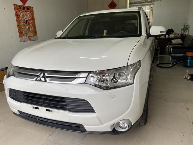 Mitsubishi Outlander (imported)