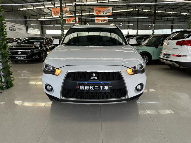 Mitsubishi Outlander (imported)