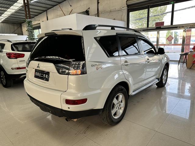 Mitsubishi Outlander (imported)