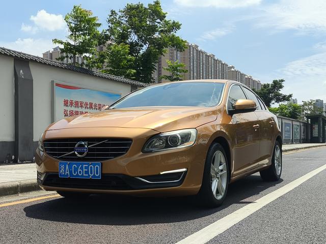 Volvo S60 (imported)