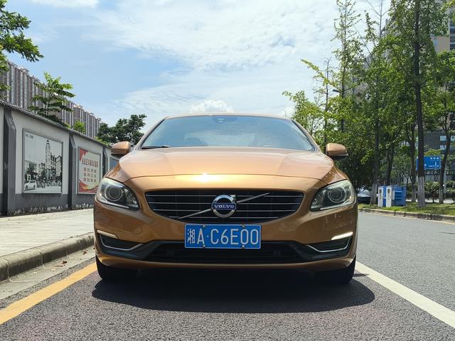 Volvo S60 (imported)