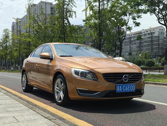 Volvo S60 (imported)