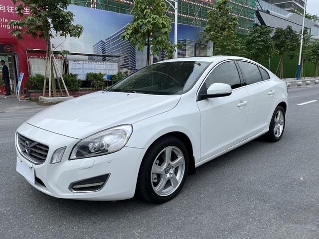 Volvo S60 (imported)