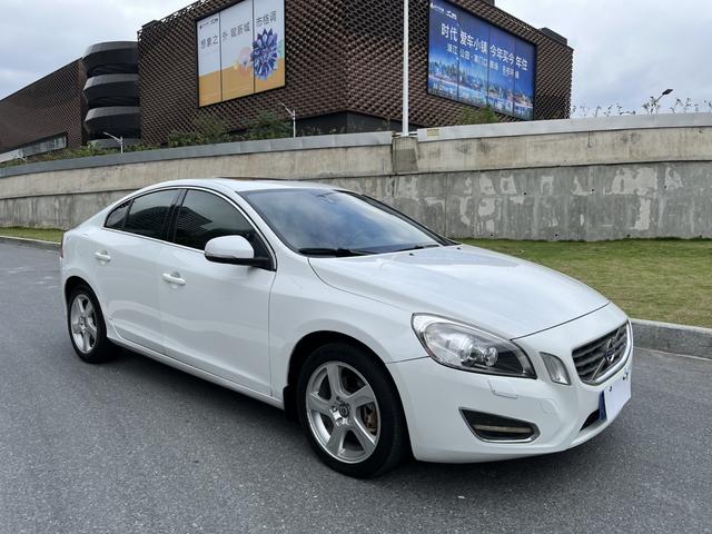 Volvo S60 (imported)