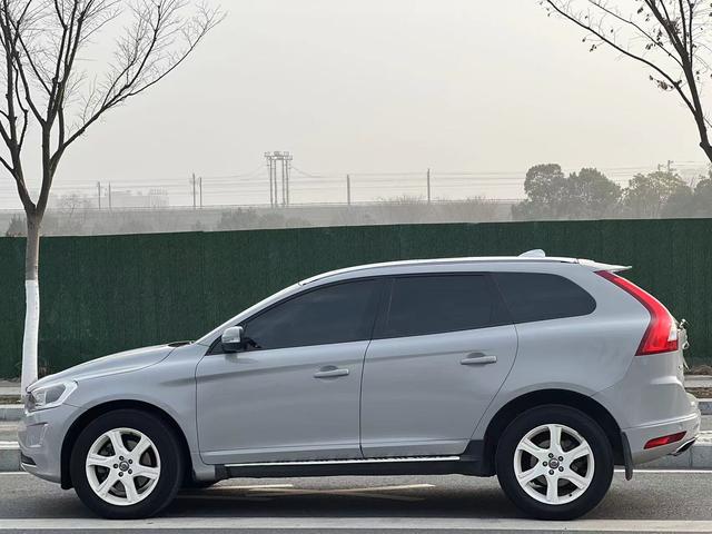 Volvo XC60 (imported)