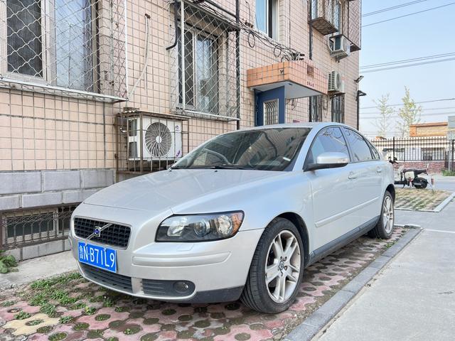 Volvo S40