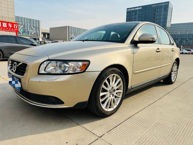 Volvo S40