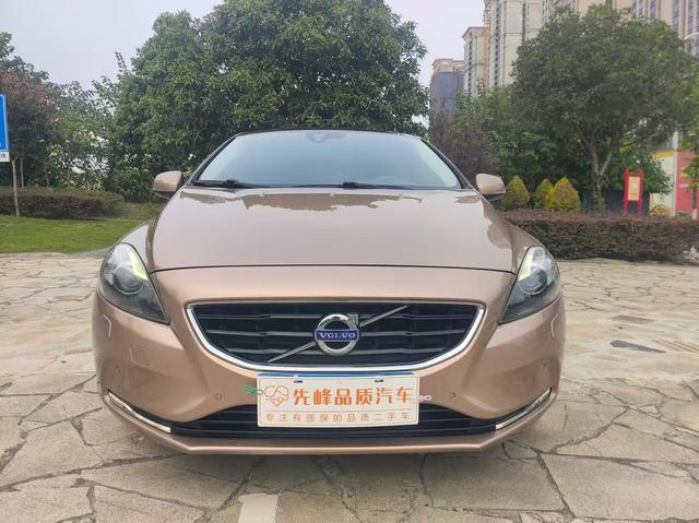 Volvo V40