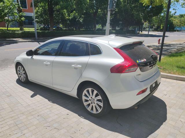 Volvo V40