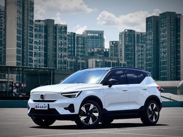 Volvo XC40 EV