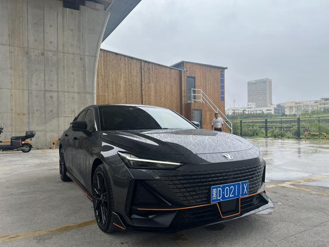 Changan UNI-V