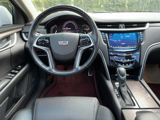 Cadillac XTS