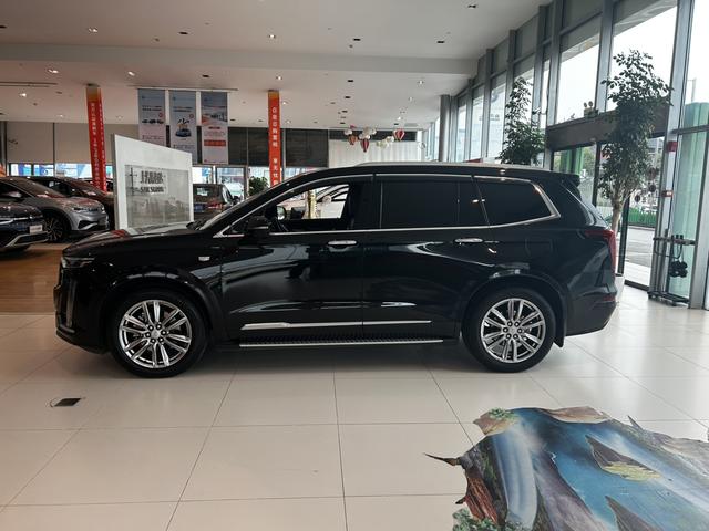 Cadillac XT6