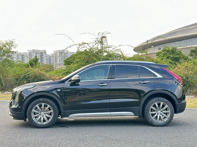 Cadillac XT4