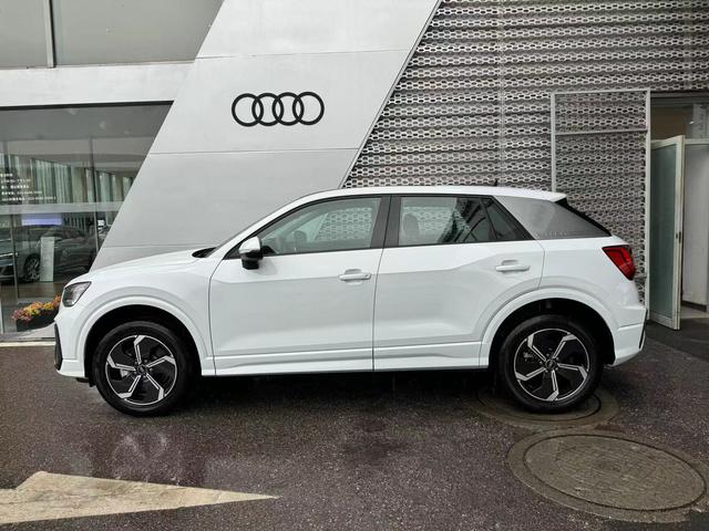 Audi Q2L e-tron