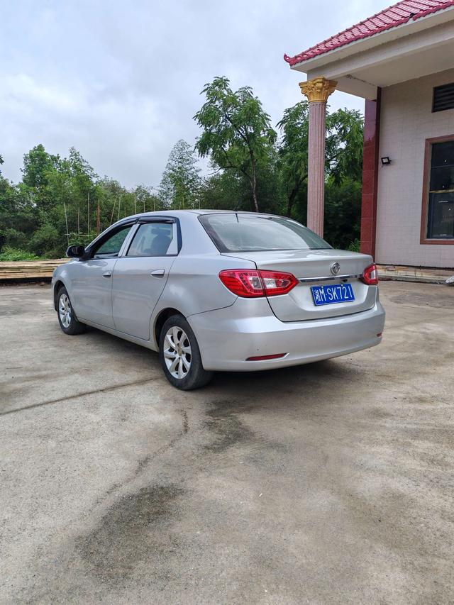 Dongfeng Fengshen S30