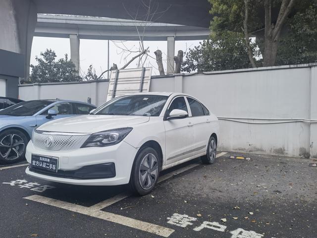 Dongfeng Fengshen E70