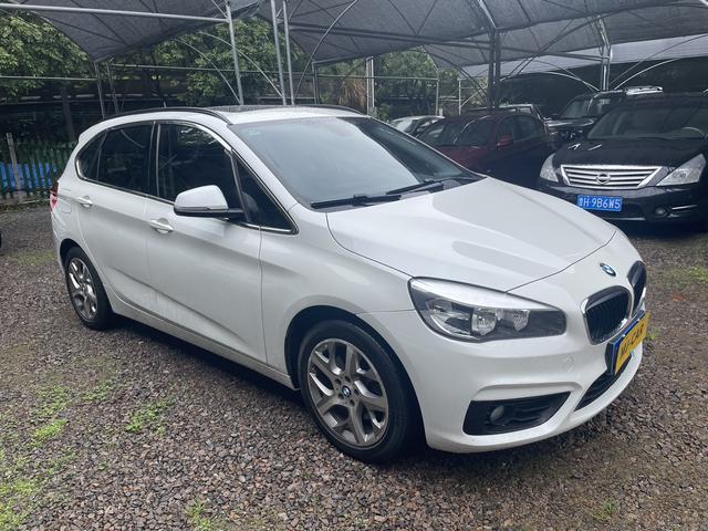 BMW 2 series station wagon (imported)