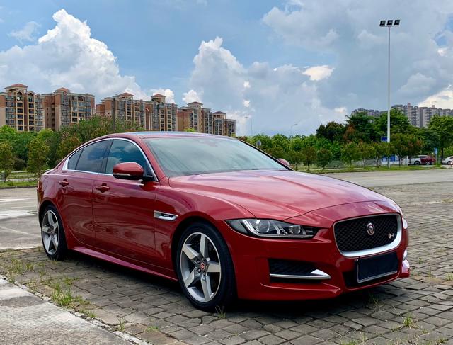 Jaguar XE