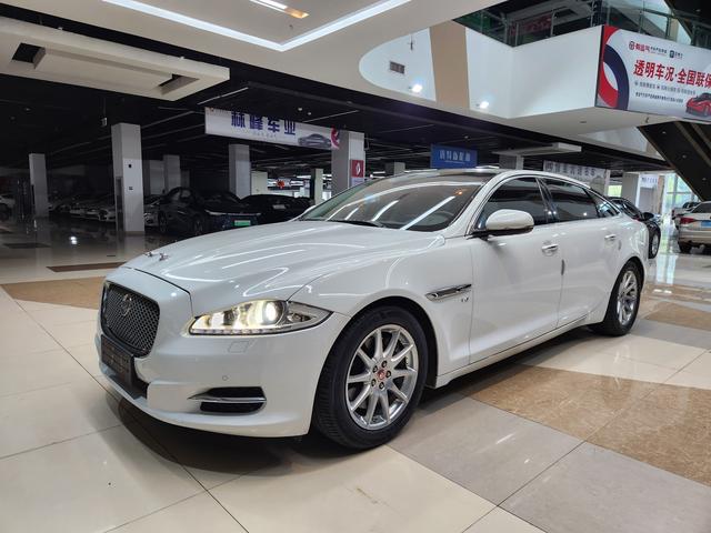 Jaguar XJ