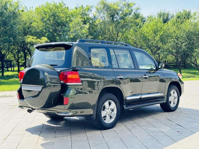 Toyota Land Cruiser (imported)