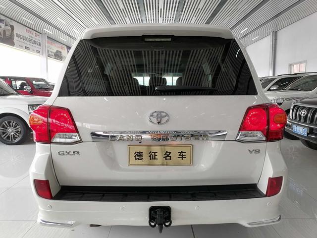 Toyota Land Cruiser (imported)