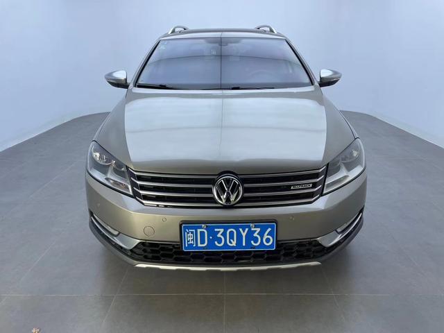 Volkswagen Magotan (imported)