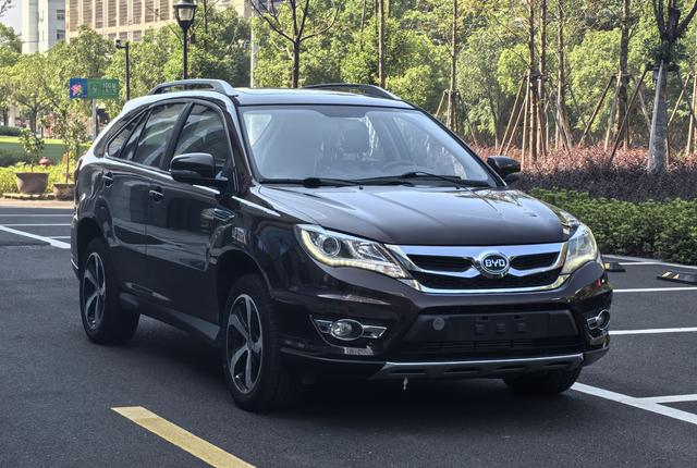 BYD S7