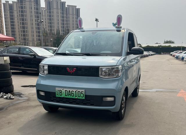 Wuling Hongguang MINIEV  из Китая
