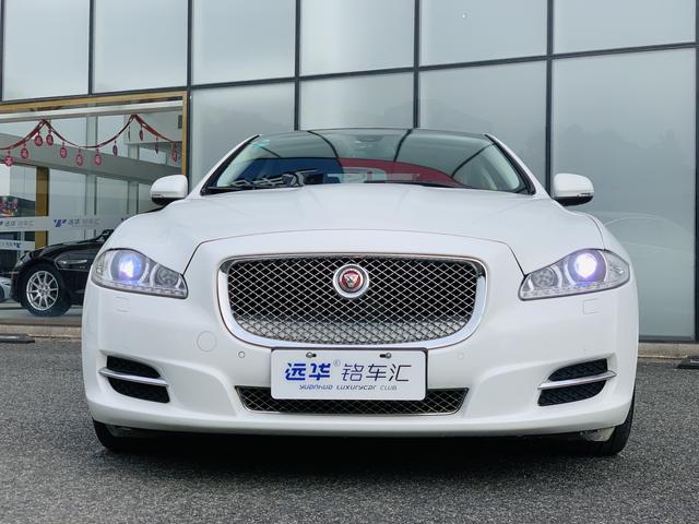 Jaguar XJ